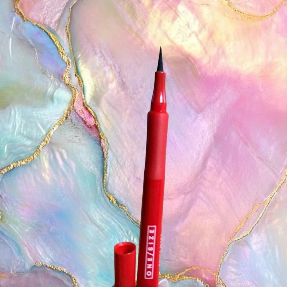 ONE/SIZE - Point Made - 24-Hour Liquid Eyeliner 